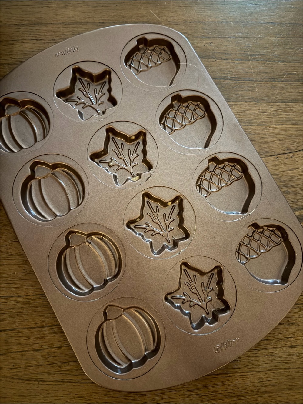Wilton Copper Fall Mini Cake Pan - Pumpkins, Leaves & Acorns